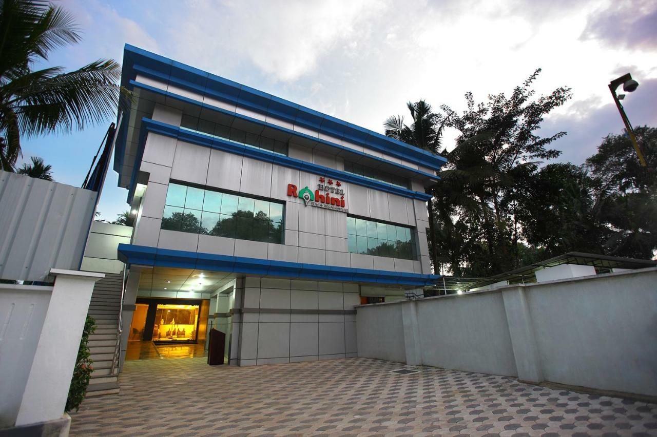 Hotel Rohini International Kallar  Bagian luar foto