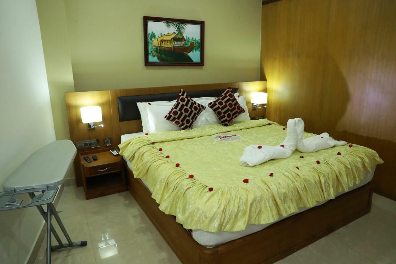 Hotel Rohini International Kallar  Bagian luar foto