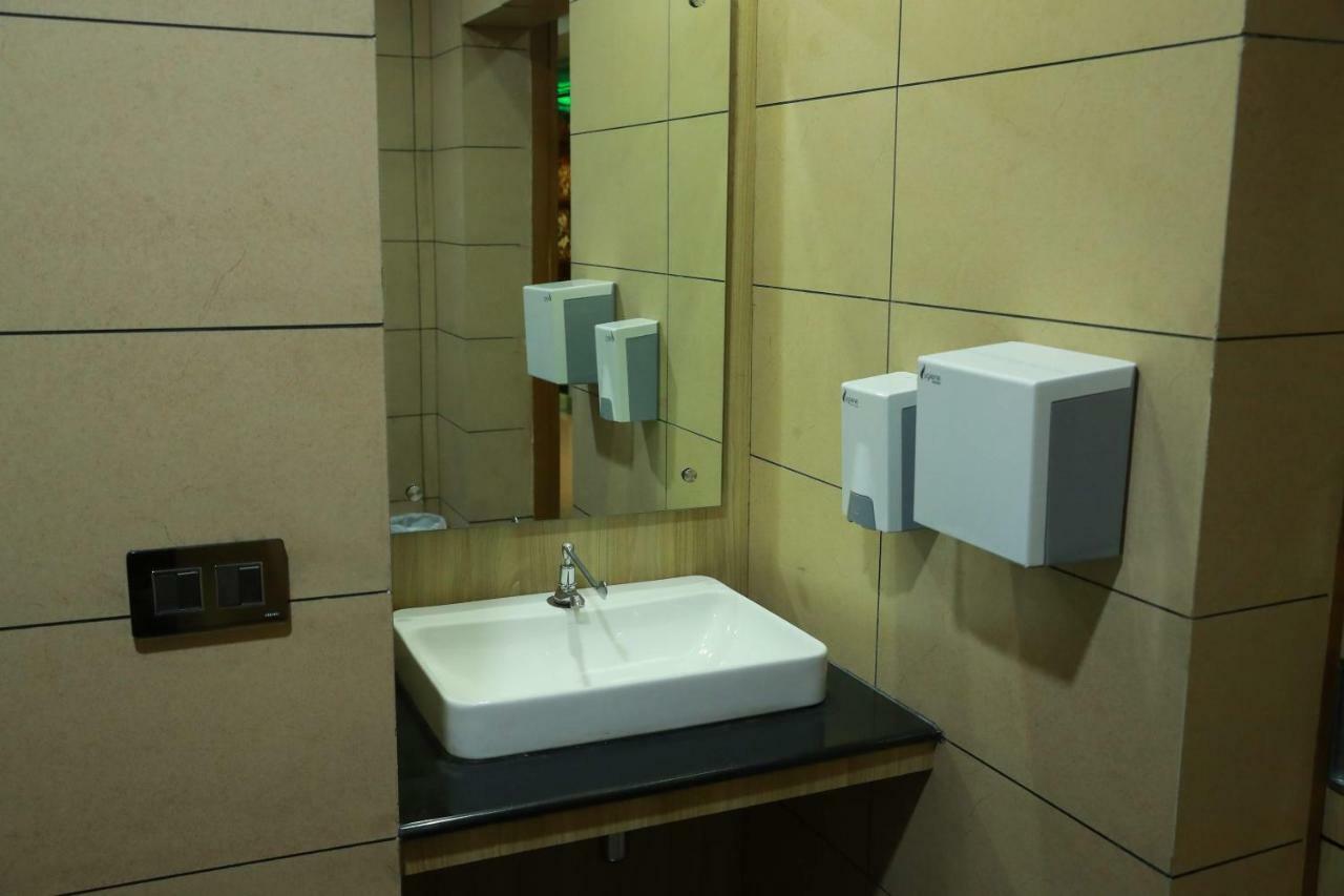 Hotel Rohini International Kallar  Bagian luar foto